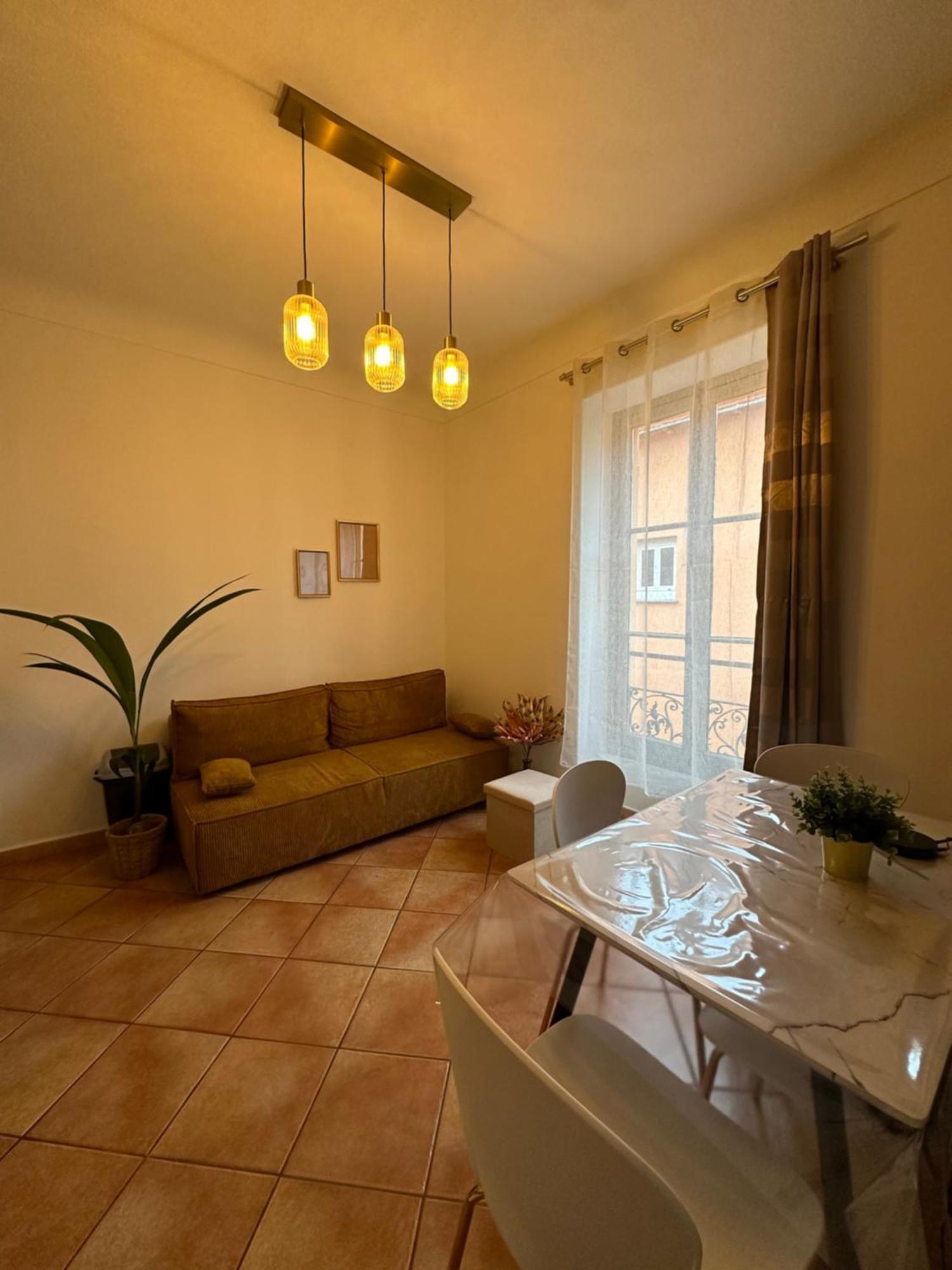 Villarey Home - Central Apartment In ม็องตง ภายนอก รูปภาพ