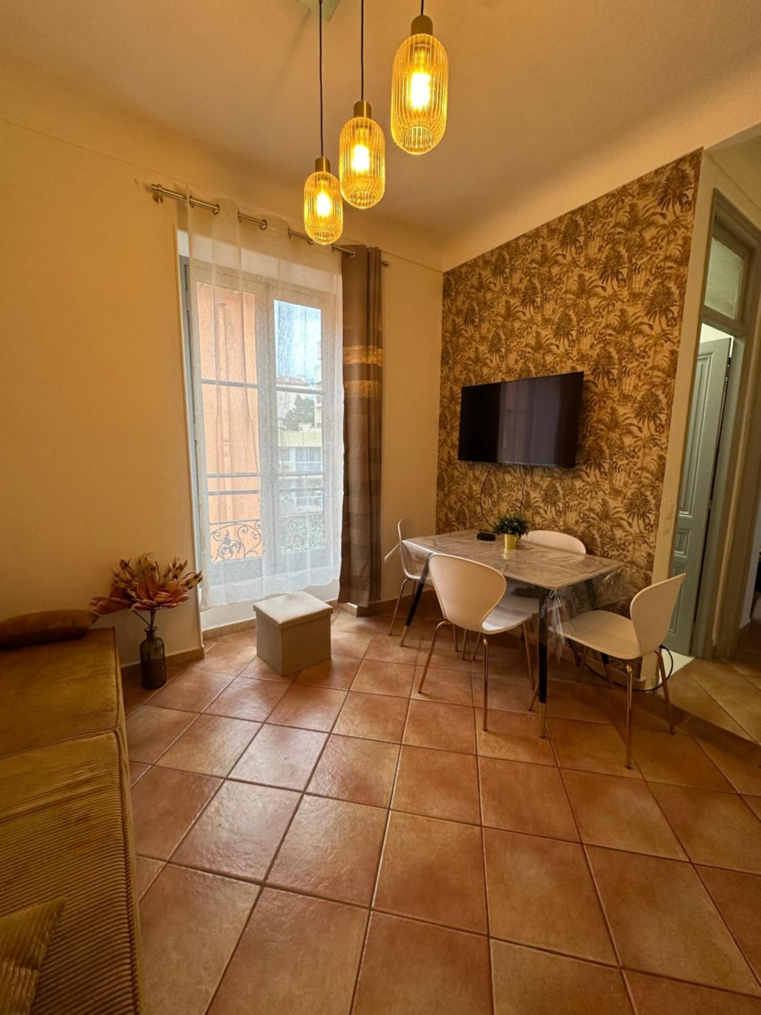 Villarey Home - Central Apartment In ม็องตง ภายนอก รูปภาพ